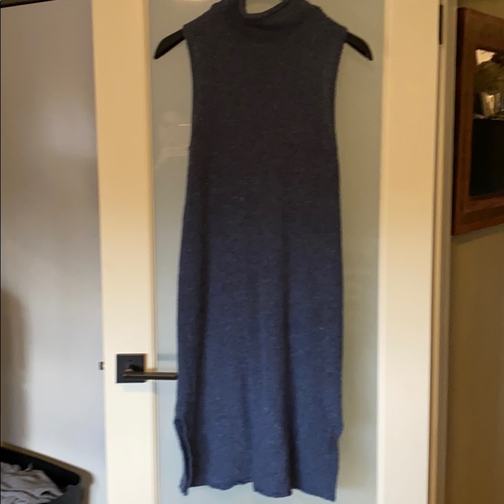Dress - Picture 4 of 4